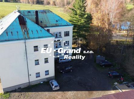 Prodej nájemního domu, 1 165 m²