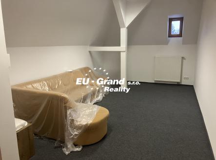 Pronájem bytu, atypický, 94 m²