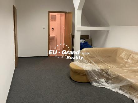 Pronájem bytu, atypický, 94 m²