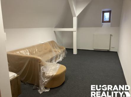 Pronájem kanceláře, 94 m²