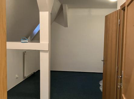 Pronájem kanceláře, 151 m²