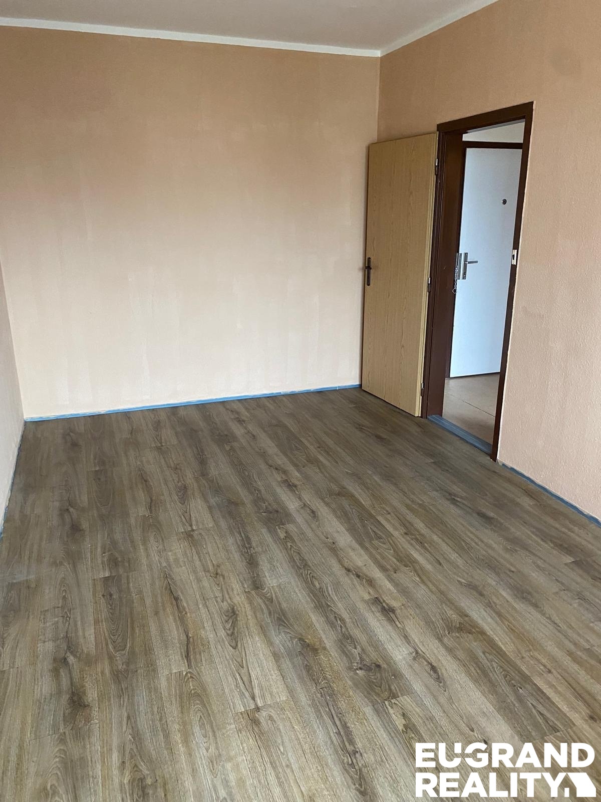 ec44298b-88df-4147-ab07-7a7e7d19bee9