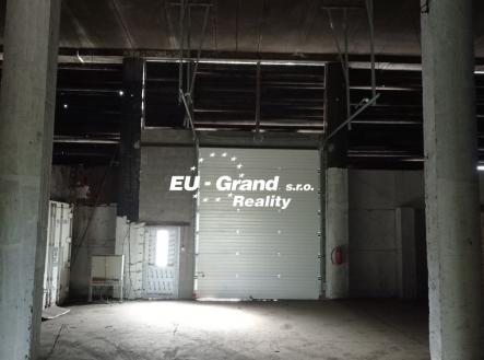 Pronájem komerčního objektu, sklad, 3 100 m²
