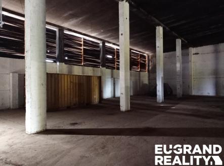 Pronájem komerčního objektu, sklad, 3 100 m²