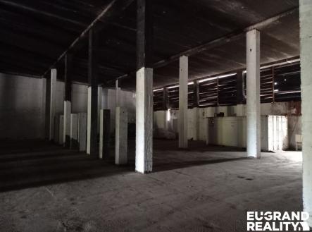 Pronájem komerčního objektu, sklad, 3 100 m²