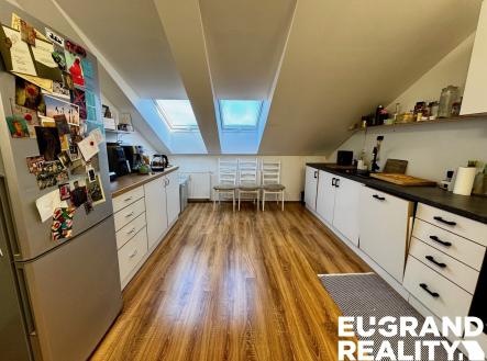 Pronájem bytu, 2+1, 90 m²