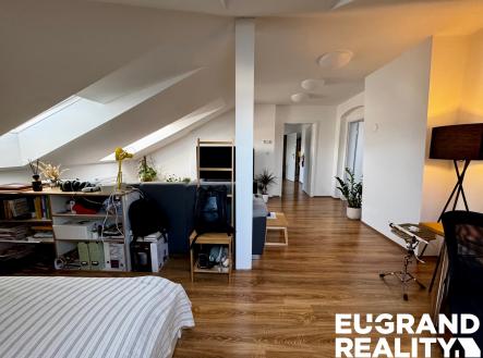 Pronájem bytu, 2+1, 90 m²