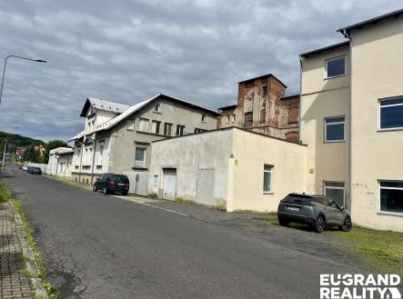 Pronájem komerčního objektu, výroba, 2 400 m²