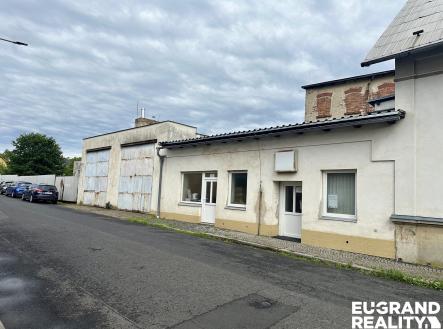 Pronájem komerčního objektu, výroba, 2 400 m²