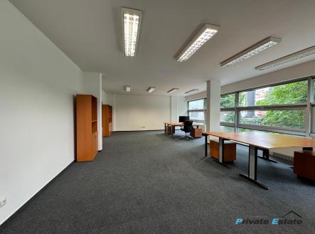 Pronájem - kanceláře, 97 m²