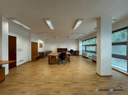 Pronájem - kanceláře, 68 m²