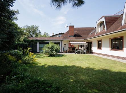 Prodej - dům/vila, 538 m²