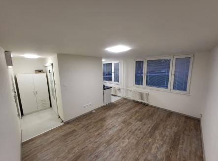 Pronájem bytu, 1+kk, 27 m² obrázek