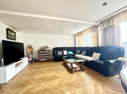 Pronájem mezonetového bytu 4+kk, 108m2, Plovdivská - Praha 12