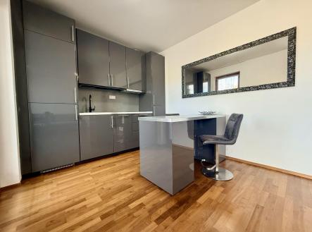 Pronájem bytu, 1+kk, 36 m²