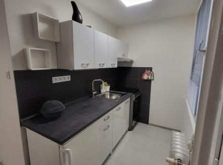 Pronájem bytu, 1+kk, 27 m²