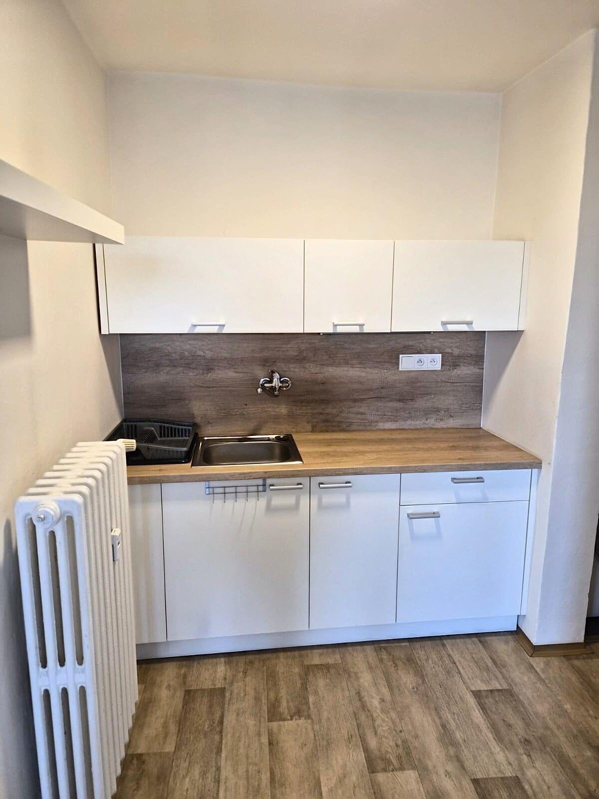 Pronájem bytu 40m2 1+kk s terasou (5m2), Břevnov - Praha 6