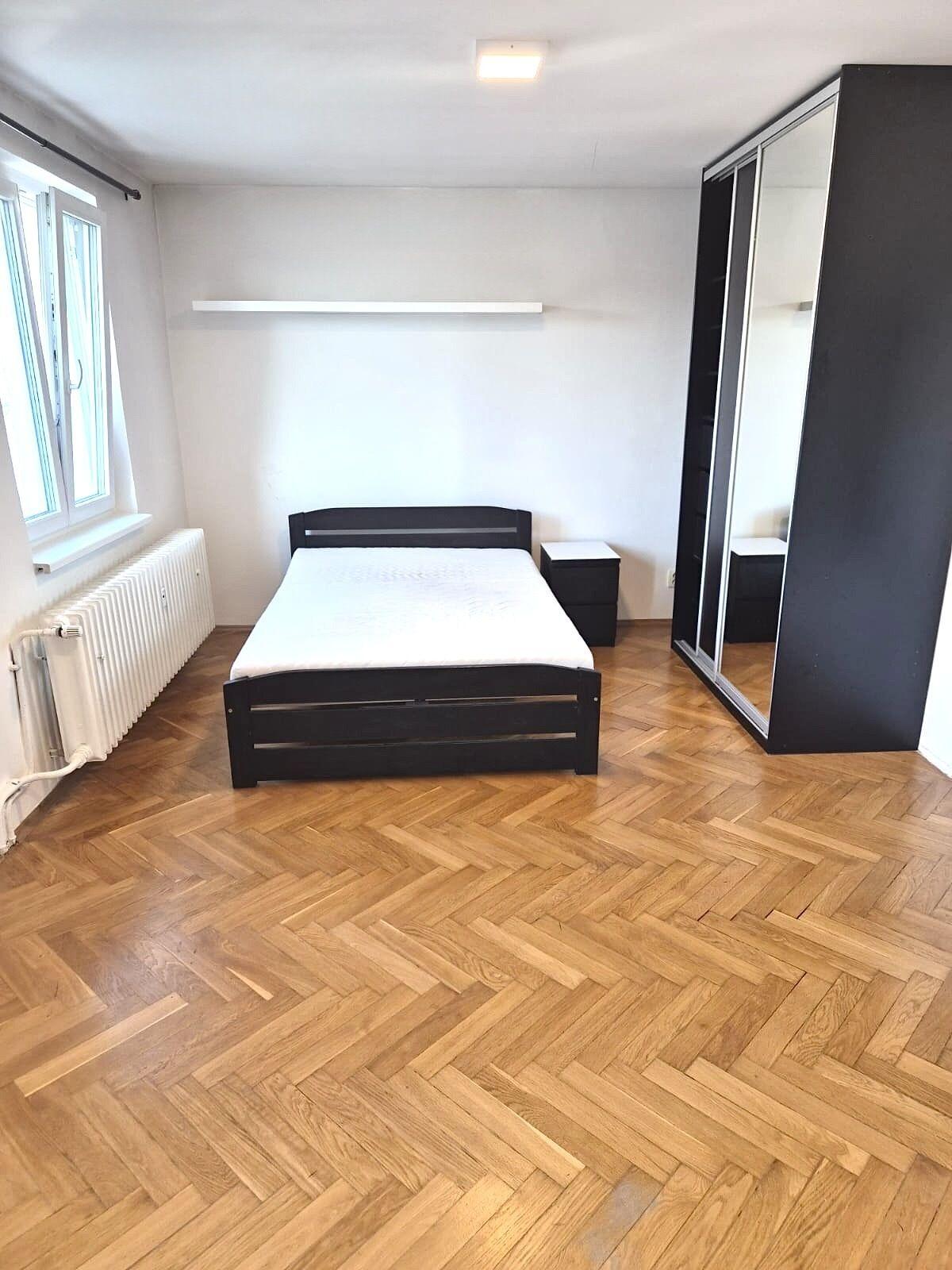 Pronájem bytu 40m2 1+kk s terasou (5m2), Břevnov - Praha 6