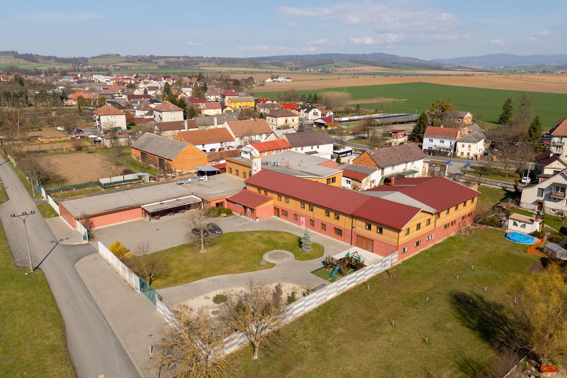 Penzion s restaurací, bowlingem a 62 lůžky – Medlov u Uničova