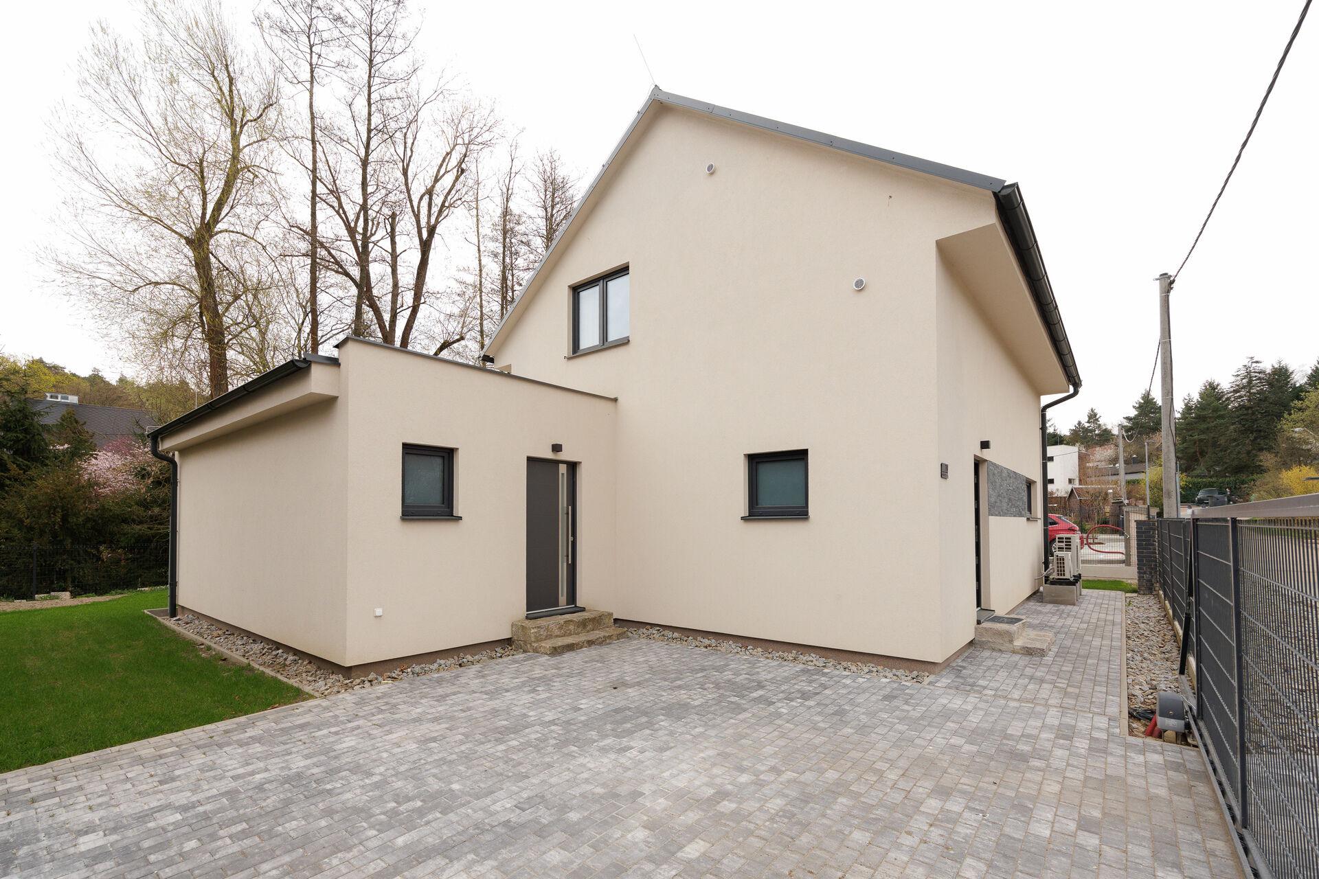 Pronájem 1+kk bytu se zahradou 100m2, Říčany