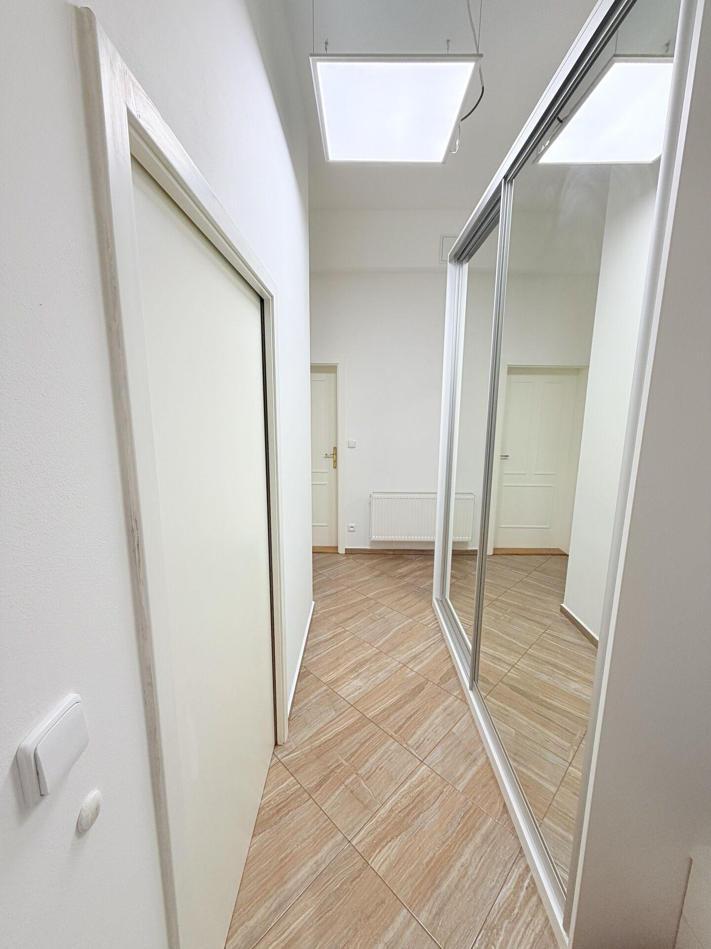Pronájem prostorného bytu 2+1, 75 m2, Roháčova - Praha 3
