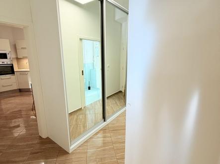 Pronájem bytu, 2+1, 75 m²