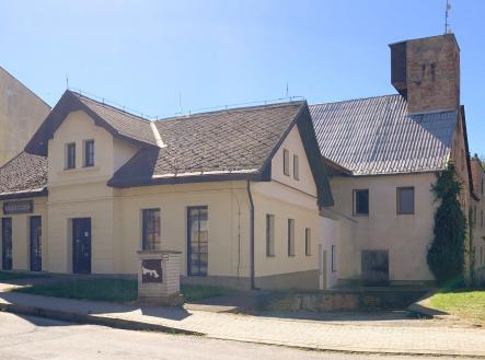 Prodej komerčního objektu, jiný, 795 m²