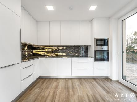 Pronájem domu/vily, 171 m²