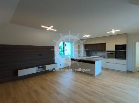 Pronájem - dům/vila, 156 m²