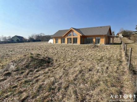 Prodej pozemku pro bydlení, 3 028 m²