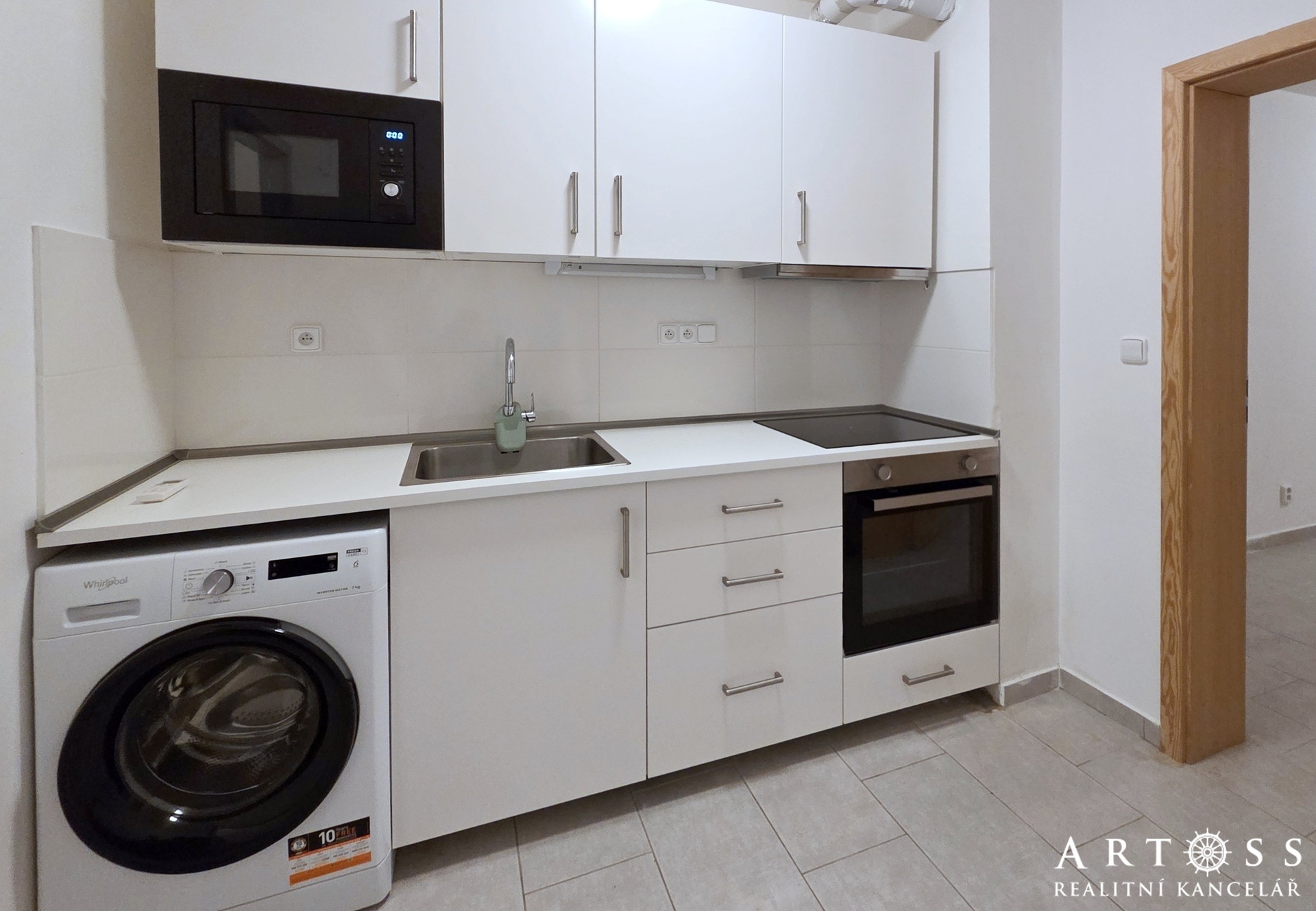 Pronájem klimatizovaného bytu 1+1, Brno - Kr. Pole, Palackého tř.