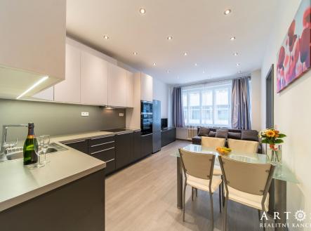 Pronájem bytu, 3+kk, 60 m²