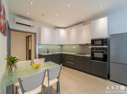 Pronájem bytu, 3+kk, 60 m²