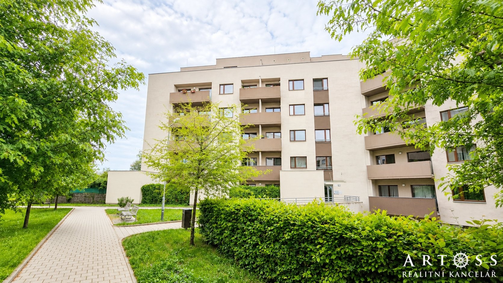 Pronájem novostavby bytu 1+kk s balkonem a parkovacím stáním, Brno-Slatina, ul. Kigginsova