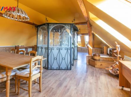 Pronájem kanceláře, 85 m²