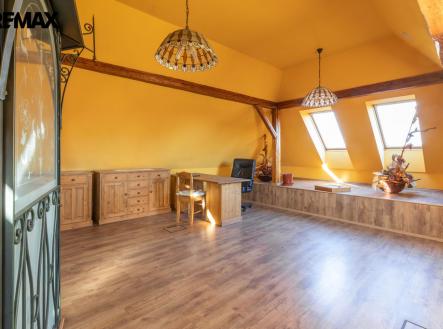 Pronájem kanceláře, 85 m²