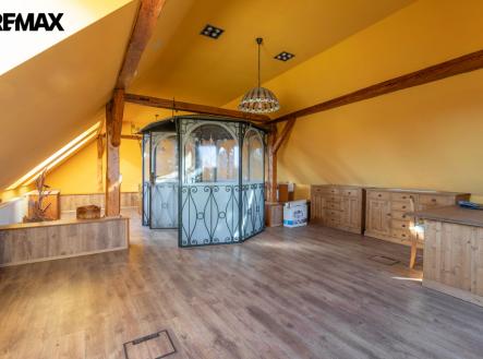 Pronájem kanceláře, 85 m²