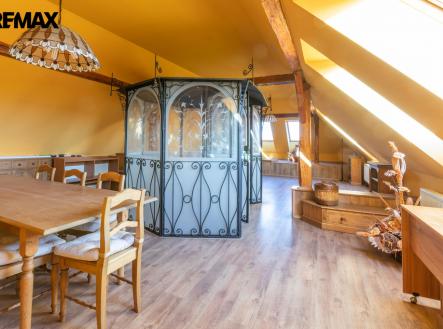 Pronájem kanceláře, 85 m²