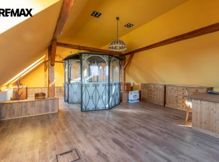 Pronájem kanceláře, 85 m²