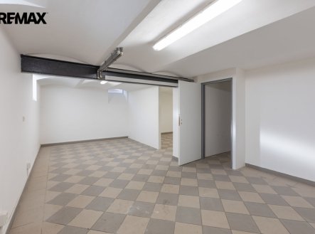 Pronájem jiné komerční nemovitosti, 70 m²