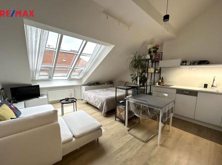 Pronájem bytu, 1+kk, 31 m²