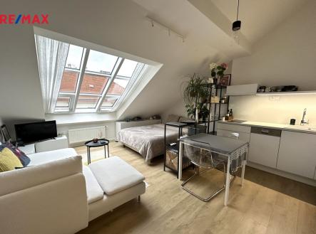 Pronájem bytu, 1+kk, 31 m²