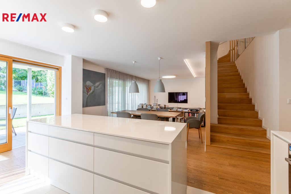 Pohled z kuchyňského koutu