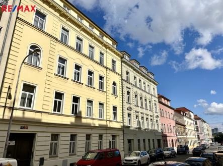 Prodej nájemního domu, 736 m²