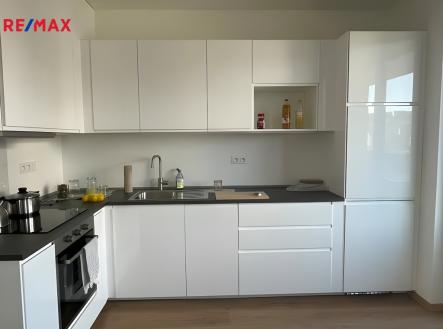 Pronájem bytu, 1+kk, 38 m²