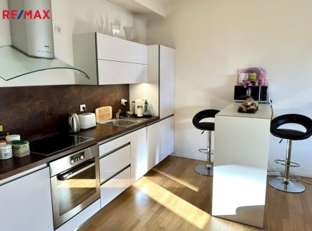 Pronájem bytu, 1+kk, 57 m²