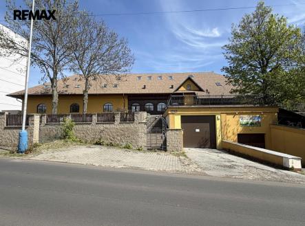 Pronájem obchodní prostor, 750 m²