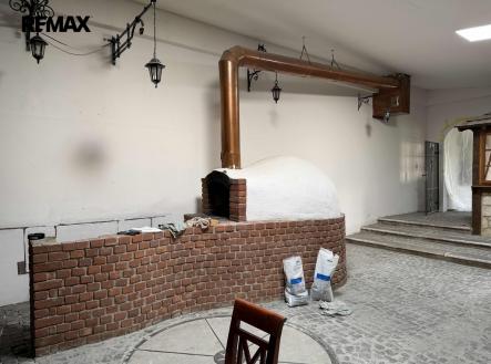 Pronájem obchodní prostor, 750 m²