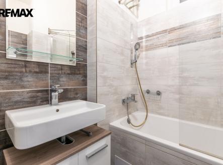 Pronájem bytu, 2+kk, 43 m²