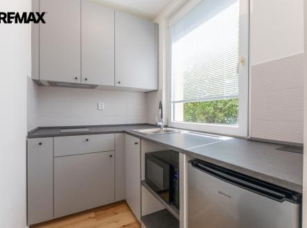 Pronájem bytu, 1+kk, 28 m²